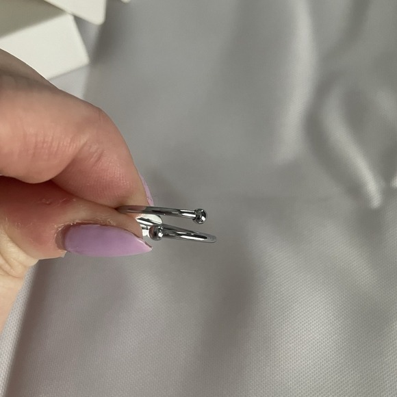 Abbott Lyon Mini Heart Birthstone Ring One Size Silver Green Emerald May - Picture 5 of 7